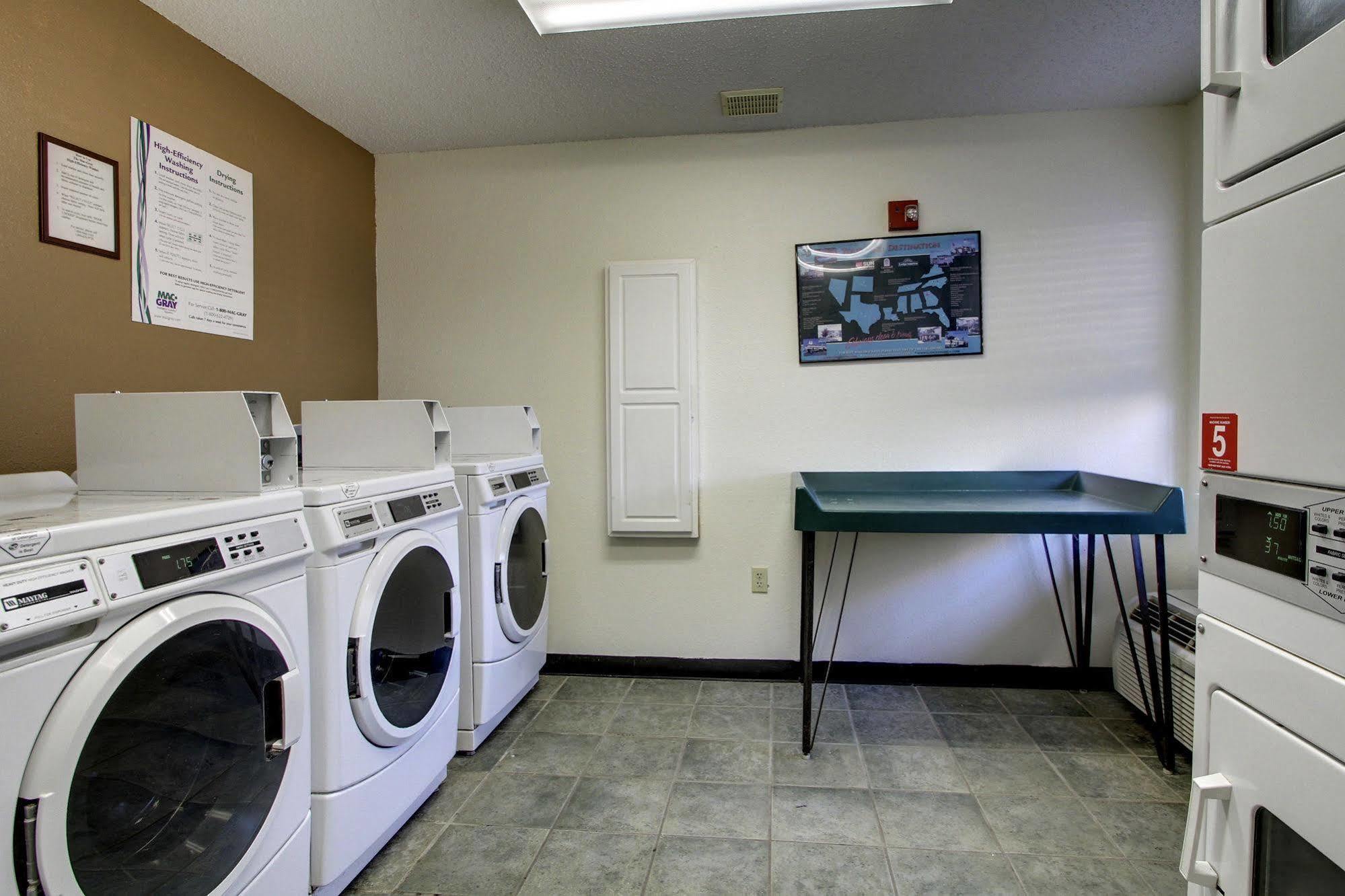 Intown Suites Extended Stay Select Atlanta Ga - Мороу Екстериор снимка